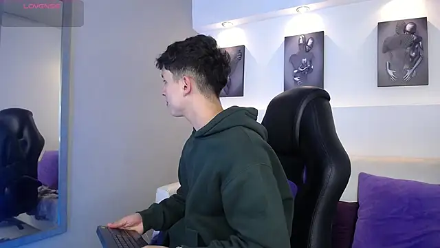 Snapshot of AdrianRinaldi chatting on 30, 9, 2025 AdrianRinaldi online show from 30, 9, 2025