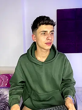 Snapshot of AdrianRinaldi chatting on 5, 10, 2025 AdrianRinaldi online show from 5, 10, 2025