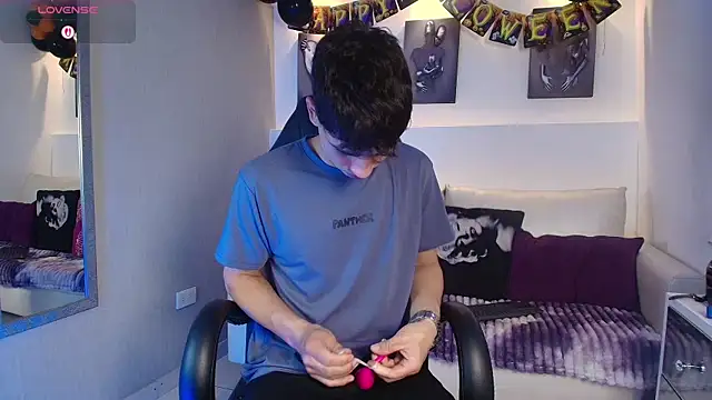 Snapshot of AdrianRinaldi chatting on 11, 10, 2025 AdrianRinaldi online show from 11, 10, 2025