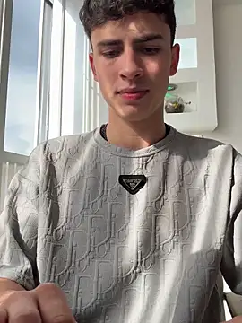 Snapshot of AdrianRinaldi chatting on 20, 10, 2025 AdrianRinaldi online show from 20, 10, 2025