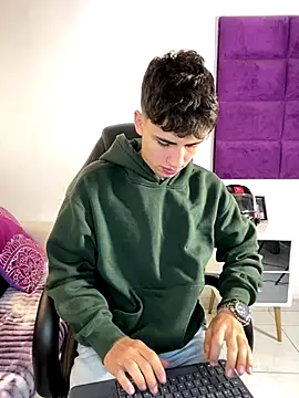 Snapshot of AdrianRinaldi chatting on 22, 10, 2025 AdrianRinaldi online show from 22, 10, 2025