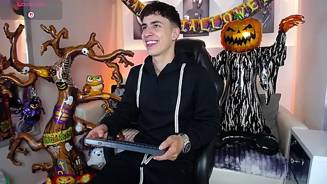 Snapshot of AdrianRinaldi chatting on 26, 10, 2025 AdrianRinaldi online show from 26, 10, 2025