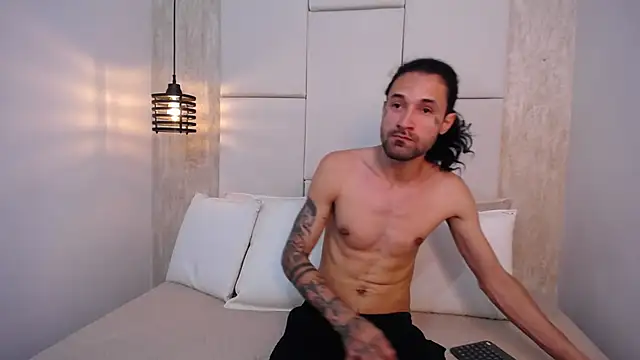 Hisoka 011 online show from 27, 9, 2025