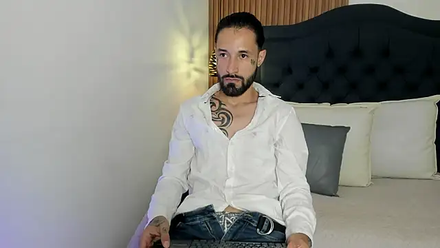 Snapshot of Hisoka_011 chatting on 5, 2, 2026 Hisoka 011 online show from 5, 2, 2026