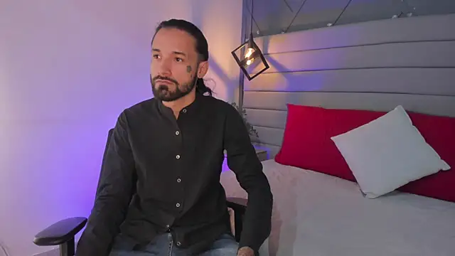 Snapshot of Hisoka_011 chatting on 8, 2, 2026 Hisoka 011 online show from 8, 2, 2026