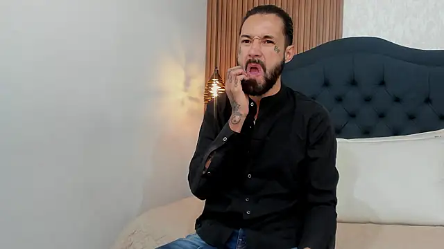 Snapshot of Hisoka_011 chatting on 15, 2, 2026 Hisoka 011 online show from 15, 2, 2026