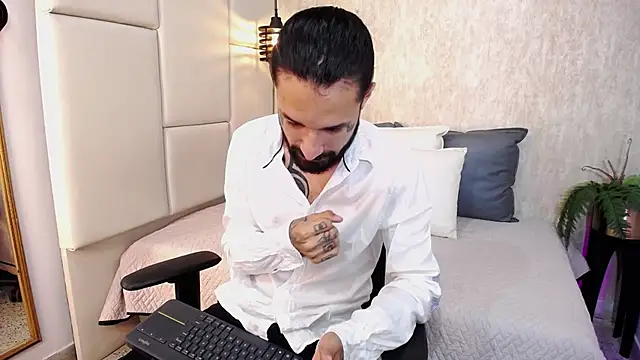 Snapshot of Hisoka_011 chatting on 16, 2, 2026 Hisoka 011 online show from 16, 2, 2026