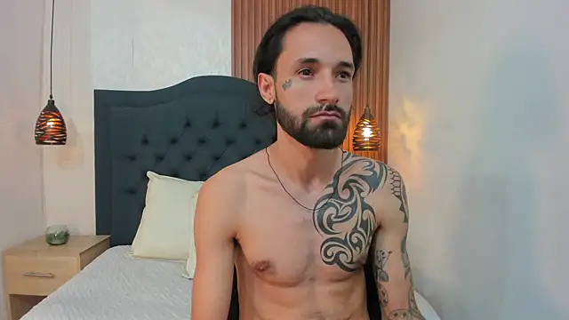 Snapshot of Hisoka_011 chatting on 3, 4, 2026 Hisoka 011 online show from 3, 4, 2026