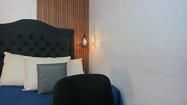 Snapshot of Hisoka_011 chatting on 13, 4, 2026 Hisoka 011 online show from 13, 4, 2026