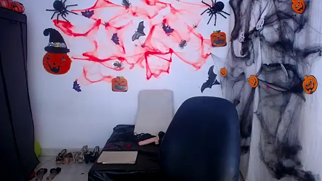 Snapshot of ValeriaHairy chatting on 13, 10, 2025 ValeriaHairy online show from 13, 10, 2025