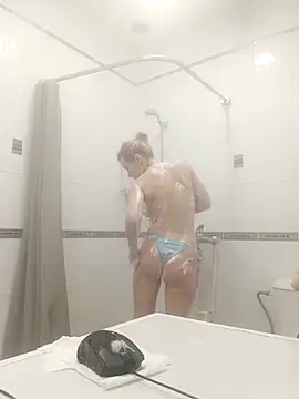 Julia Giulia online show from 21, 11, 2025