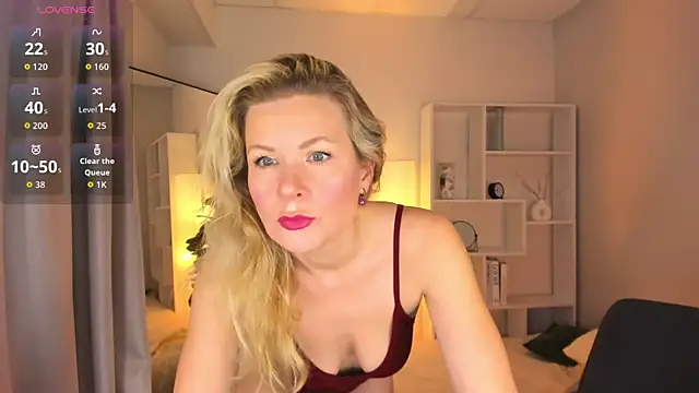 Julia Giulia online show from 1, 5, 2026