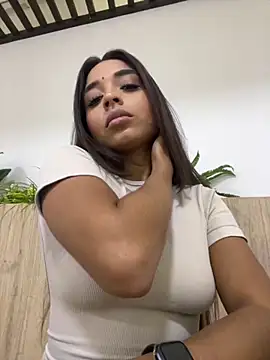 AnnyVega  online show from 4, 11, 2025