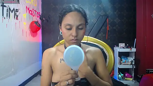 Sweettpleasure online show from 3, 10, 2025