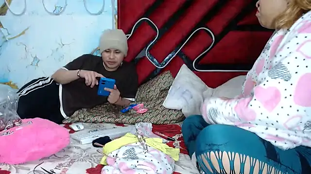 Snapshot of hot_lady19 chatting on 14, 11, 2025 hot lady19 online show from 14, 11, 2025