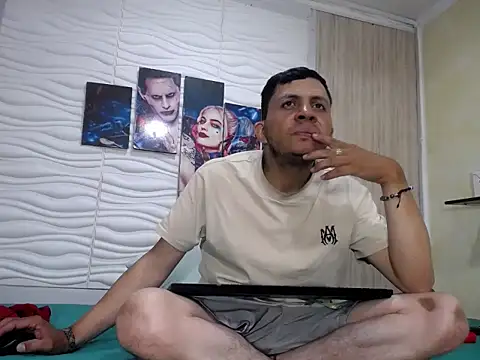 Snapshot of afroditoo chatting on 7, 10, 2025 afroditoo online show from 7, 10, 2025