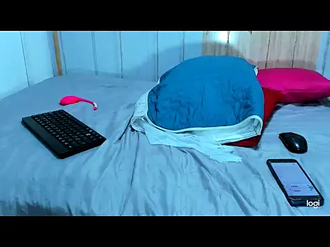 Snapshot of afroditoo chatting on 12, 11, 2025 afroditoo online show from 12, 11, 2025