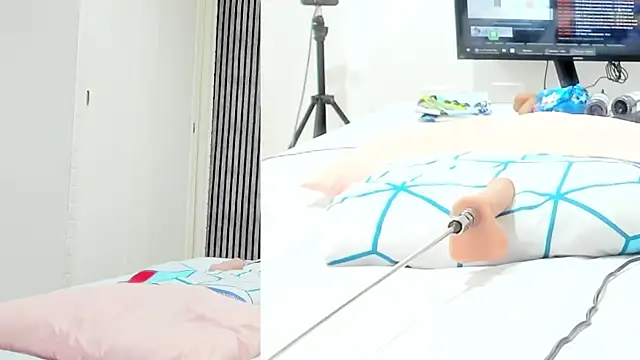 Snapshot of Alani_Queen chatting on 17, 10, 2025 Alani Queen online show from 17, 10, 2025