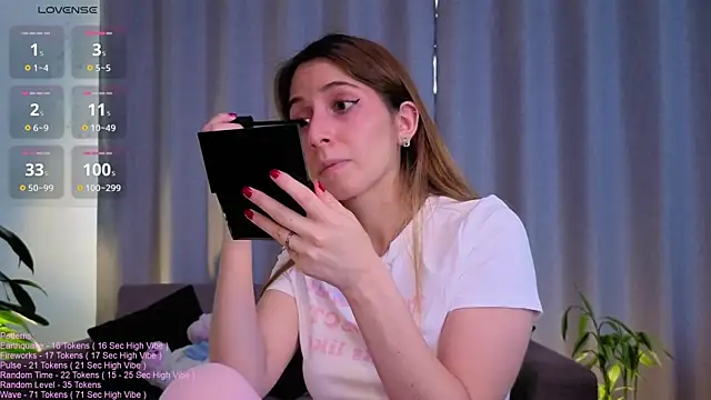 Snapshot of _LittleSammy chatting on 6, 2, 2026 LittleSammy online show from 6, 2, 2026