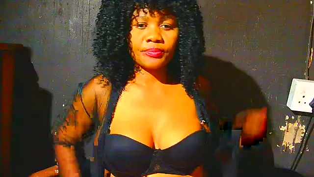 Augustine-Blooomxx online show from 12, 11, 2025