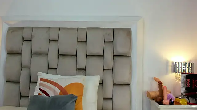 Snapshot of frehia_dimou chatting on 13, 3, 2026 frehia dimou online show from 13, 3, 2026