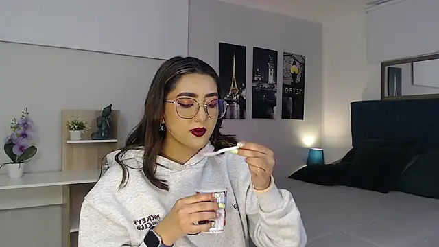 madame lottie online show from 18, 9, 2025