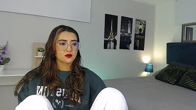 madame lottie online show from 8, 10, 2025