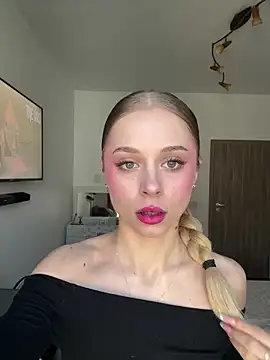 Snapshot of BabyAnais chatting on 31, 10, 2025 BabyAnais online show from 31, 10, 2025