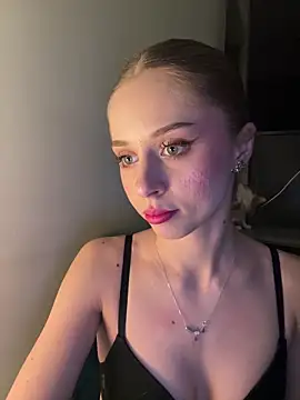 Snapshot of BabyAnais chatting on 9, 11, 2025 BabyAnais online show from 9, 11, 2025