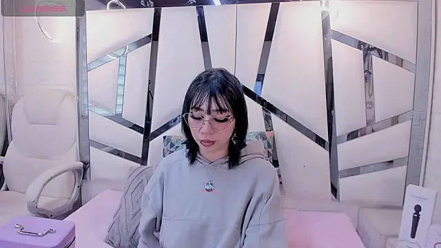 Snapshot of Niina_Sissy chatting on 8, 3, 2026 Niina Sissy online show from 8, 3, 2026