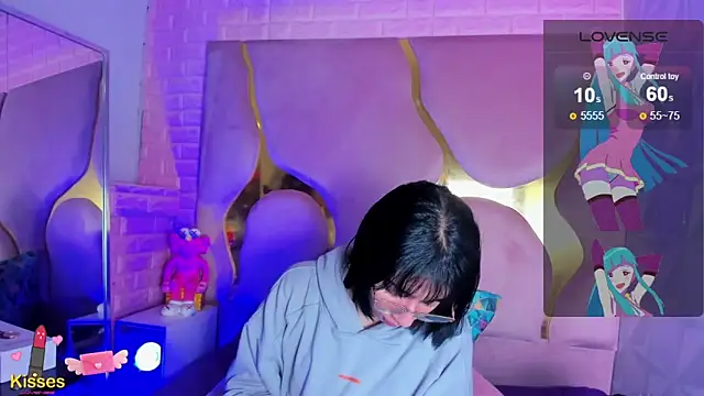 Snapshot of Niina_Sissy chatting on 5, 4, 2026 Niina Sissy online show from 5, 4, 2026