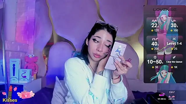 Snapshot of Niina_Sissy chatting on 6, 4, 2026 Niina Sissy online show from 6, 4, 2026