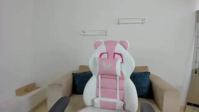 Snapshot of april_smiith chatting on 5, 11, 2025 april smiith online show from 5, 11, 2025