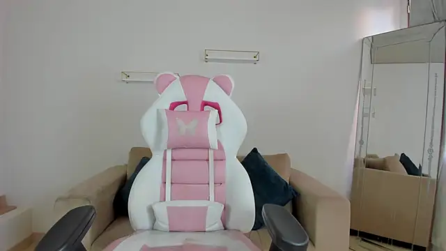 Snapshot of april_smiith chatting on 13, 11, 2025 april smiith online show from 13, 11, 2025