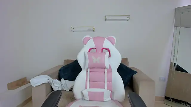 Snapshot of april_smiith chatting on 14, 11, 2025 april smiith online show from 14, 11, 2025