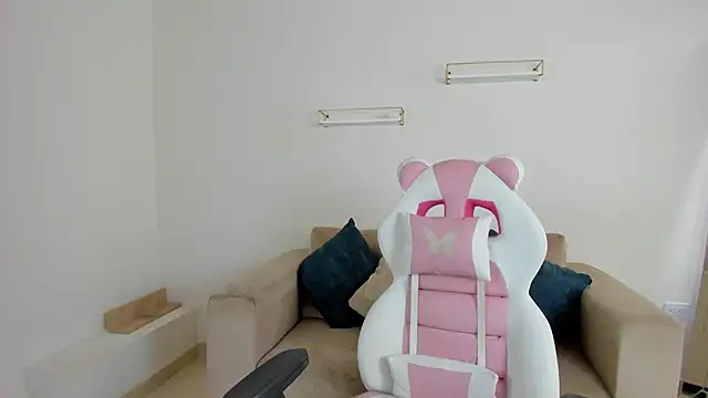 Snapshot of april_smiith chatting on 19, 11, 2025 april smiith online show from 19, 11, 2025