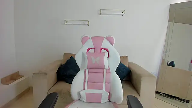 Snapshot of april_smiith chatting on 21, 11, 2025 april smiith online show from 21, 11, 2025