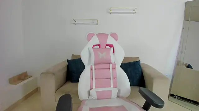 Snapshot of april_smiith chatting on 25, 11, 2025 april smiith online show from 25, 11, 2025