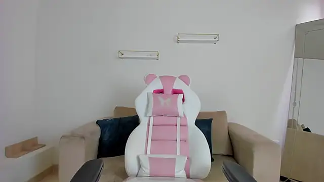 Snapshot of april_smiith chatting on 26, 11, 2025 april smiith online show from 26, 11, 2025