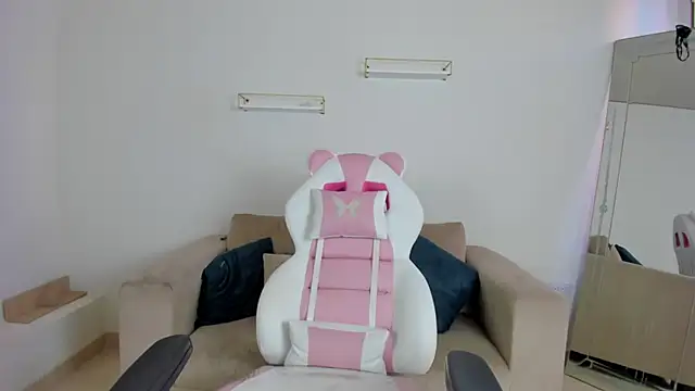 Snapshot of april_smiith chatting on 27, 11, 2025 april smiith online show from 27, 11, 2025