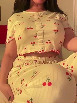 Snapshot of OnlyRima chatting on 4, 10, 2025 OnlyRima online show from 4, 10, 2025