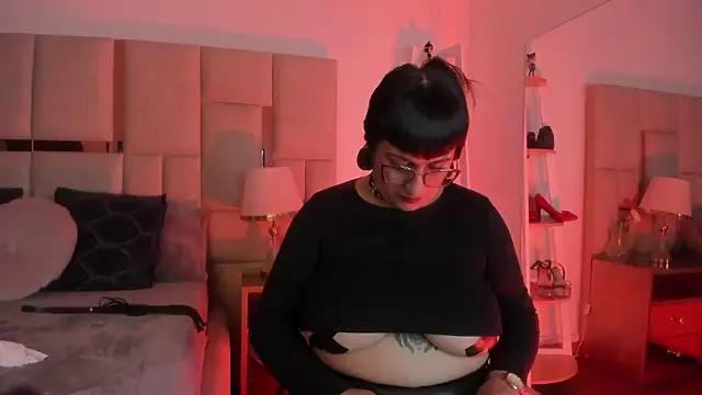 Violett Novoa online show from 2, 2, 2026