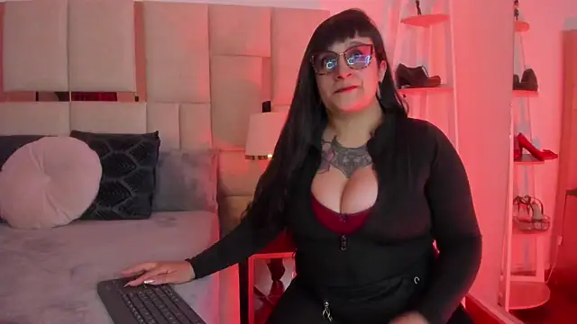 Violett Novoa online show from 5, 2, 2026