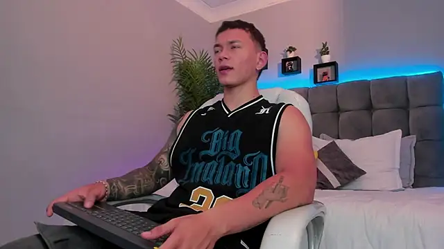 Thomas moon online show from 11, 5, 2026