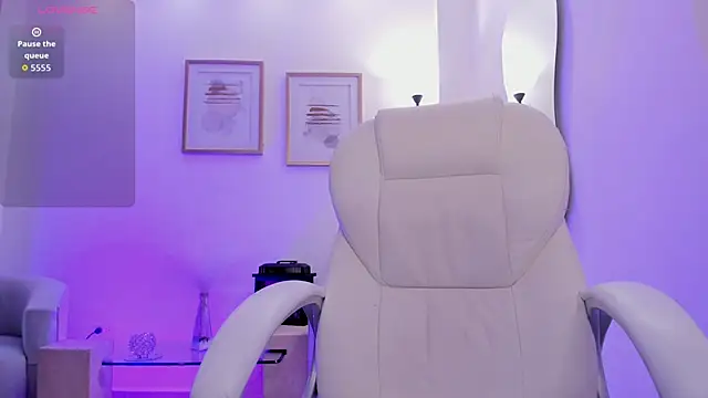 Karliie kloss  online show from 29, 9, 2025