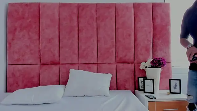 HellAndDante  online show from 2, 12, 2025