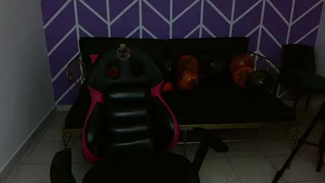 Adhara Kitten online show from 20, 11, 2025