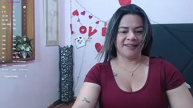 pamela echeverria online show from 28, 4, 2026