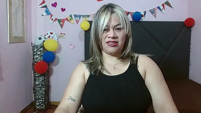 pamela echeverria online show from 22, 6, 2026