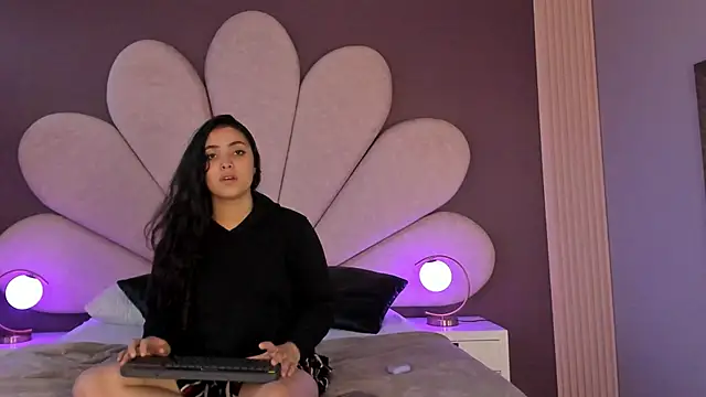 Snapshot of NickandAbby_ chatting on 26, 11, 2025 NickandAbby online show from 26, 11, 2025